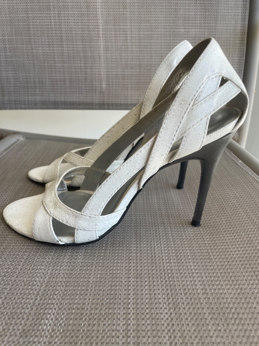 Carlos White Leather Silver Heels Sandals EUC